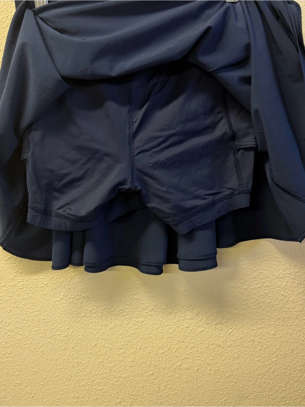 Lululemon Women's Navy High Rise Court skirt